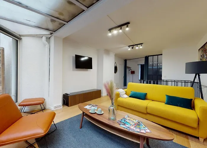 Superbe Loft Avec Patio - Tour Eiffel